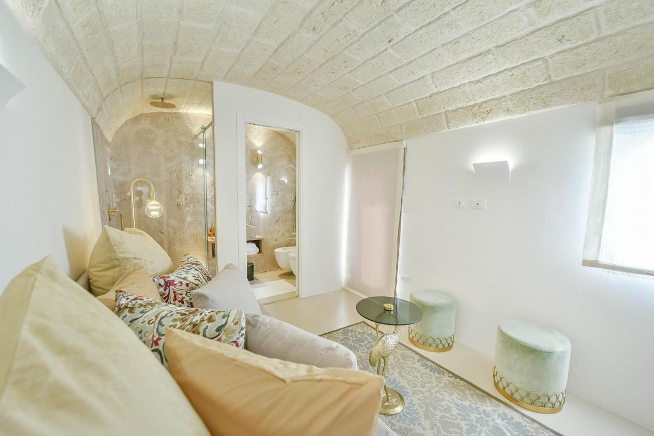 Eurydice Suite With Infinity Jacuzzi Остуні Екстер'єр фото