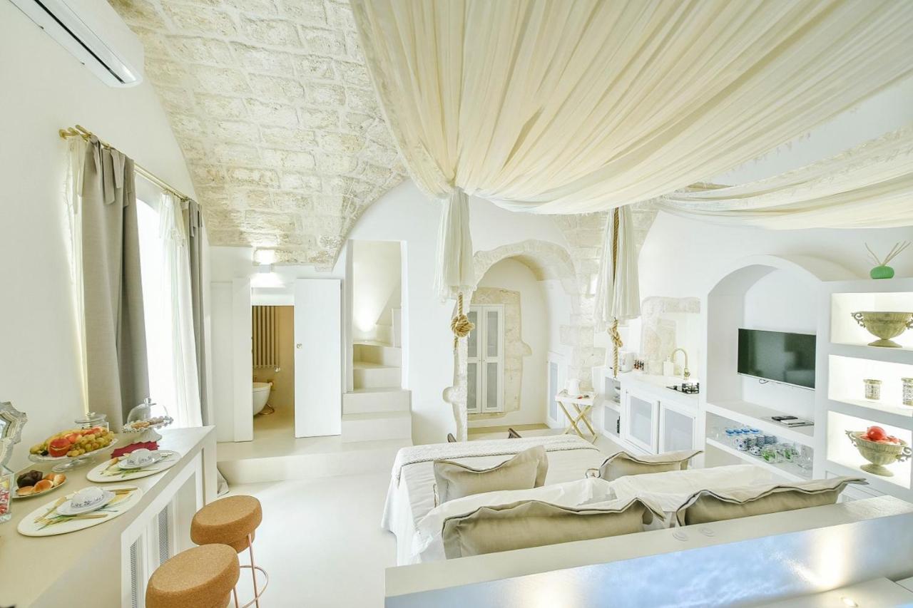 Eurydice Suite With Infinity Jacuzzi Остуні Екстер'єр фото